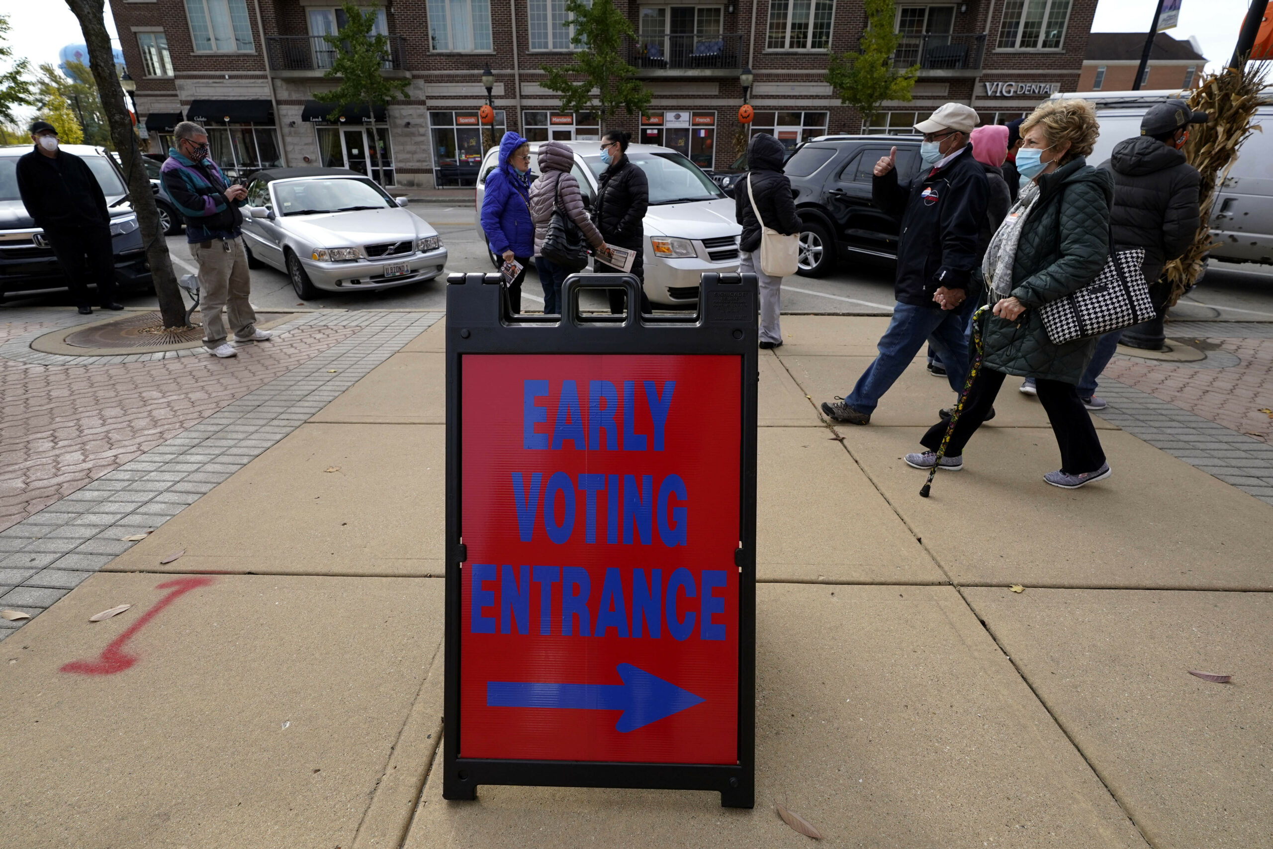 Democrats appear to have substantial early advantage with more than 40M ballots already cast
