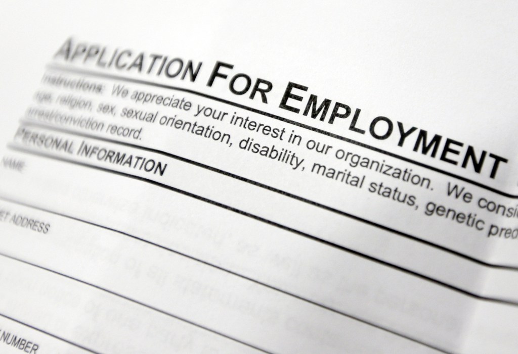Jobless claims tick even lower, to 261,000
