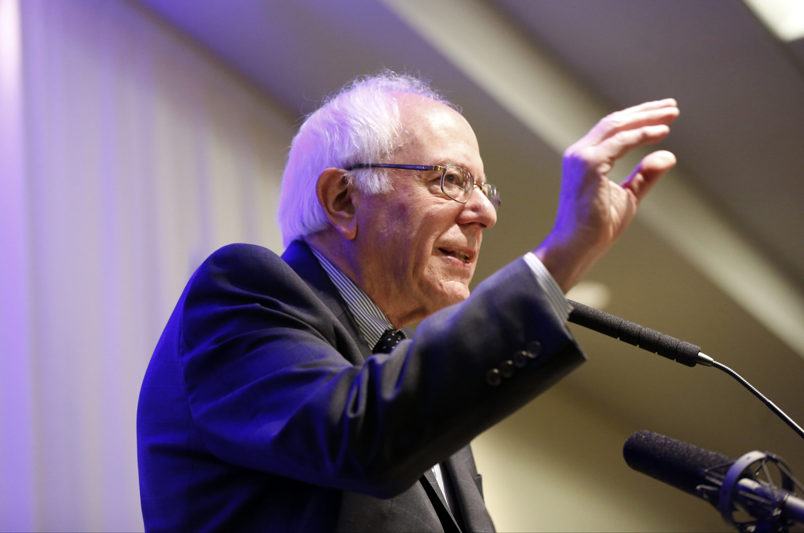 Socialist Sanders raises $15 million without ‘the billionaires’