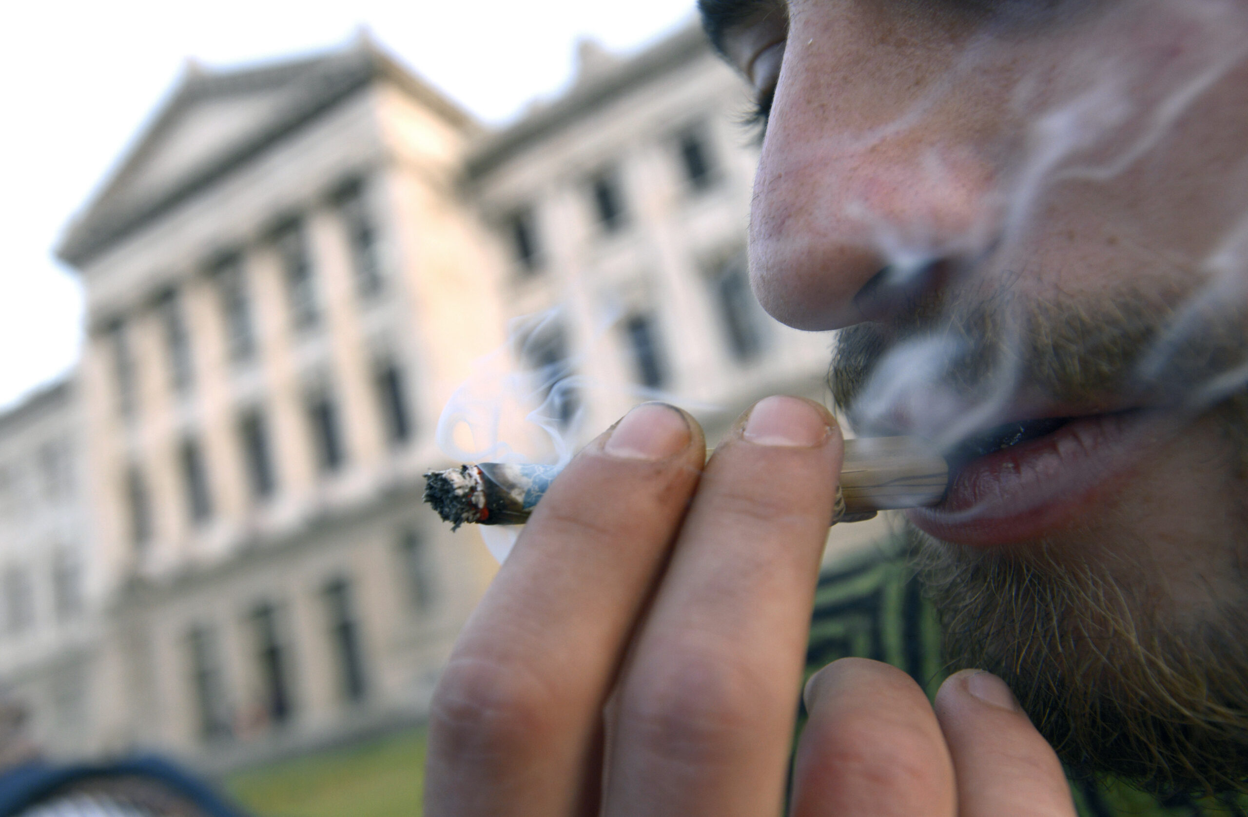 Governors: Legalized pot buzz just smoke