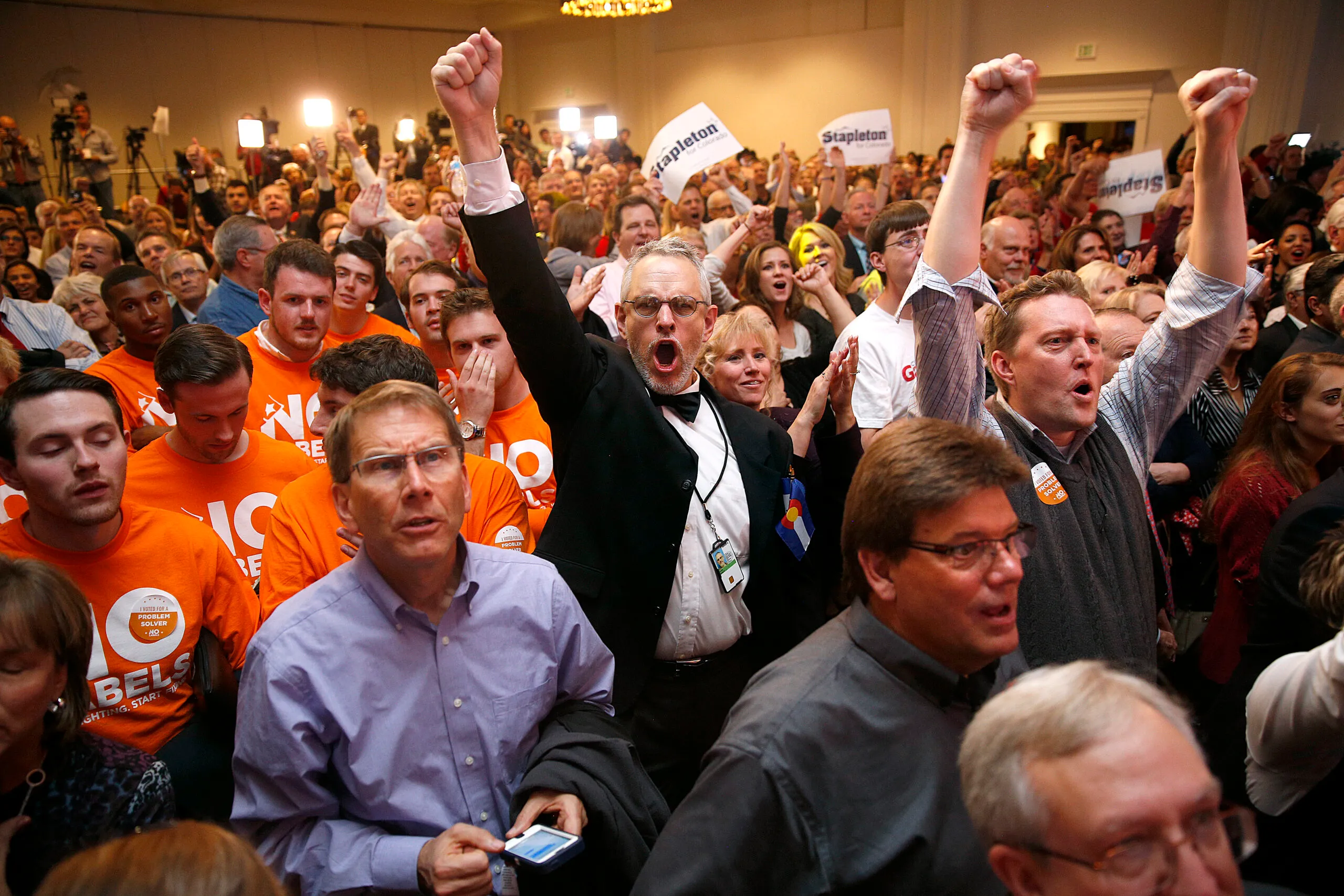 Asymmetrical politics: Republicans act like an unruly mob, Democrats like a regimented army