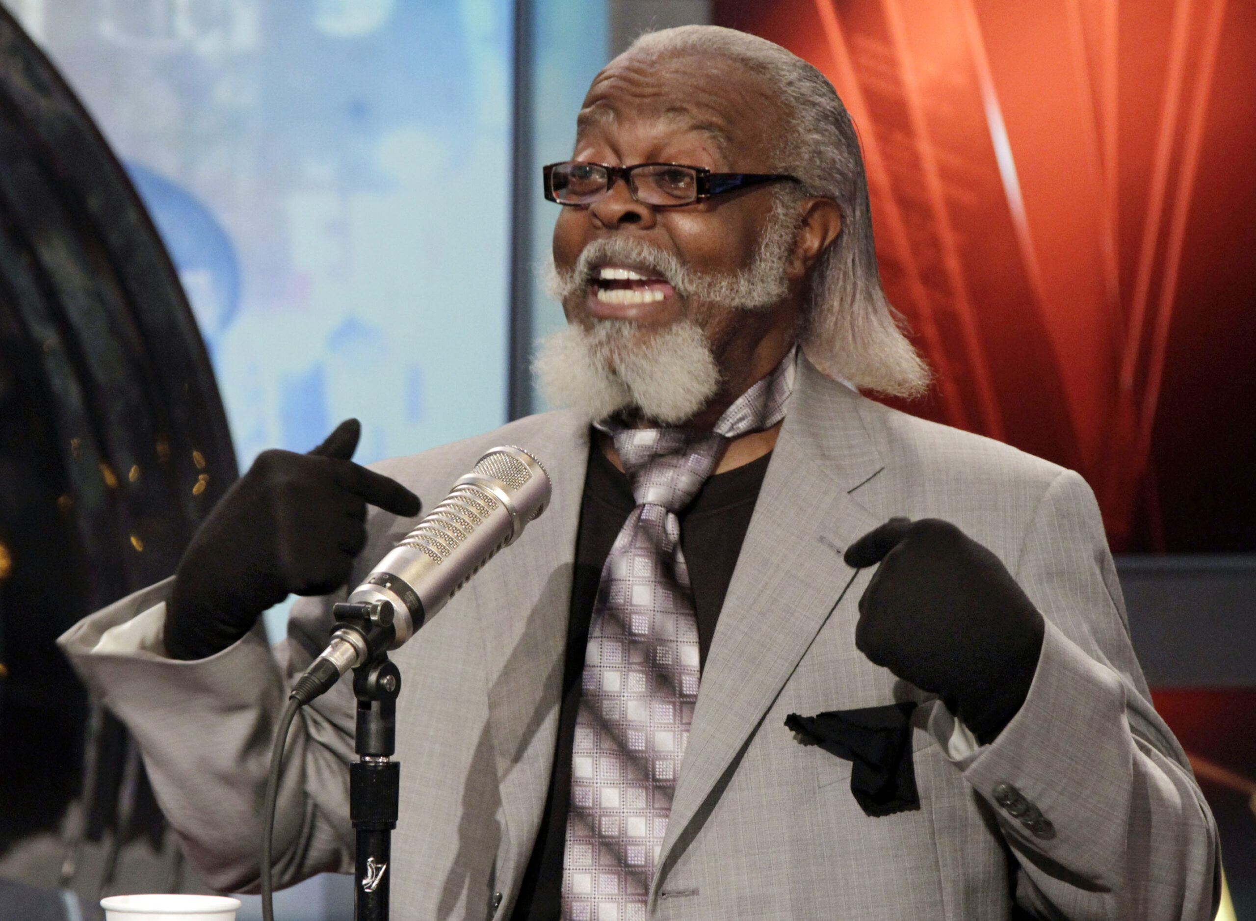 ‘Rent Is Too Damn High’ guy endorses luxury landlord Donald Trump