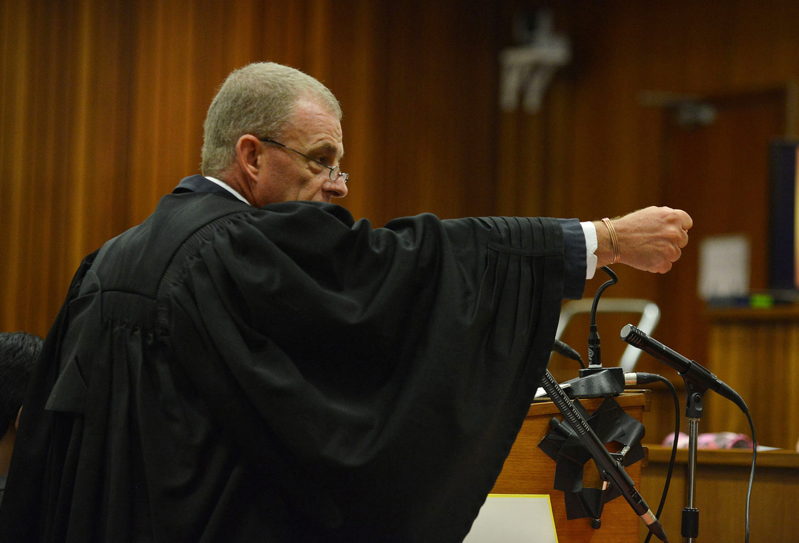 Prosecutor’s unrelenting questions to Pistorius