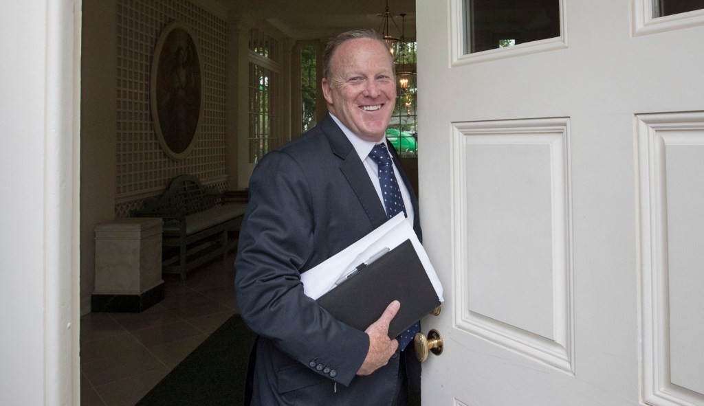 Sean Spicer thinks Melissa McCarthy should share her Emmy