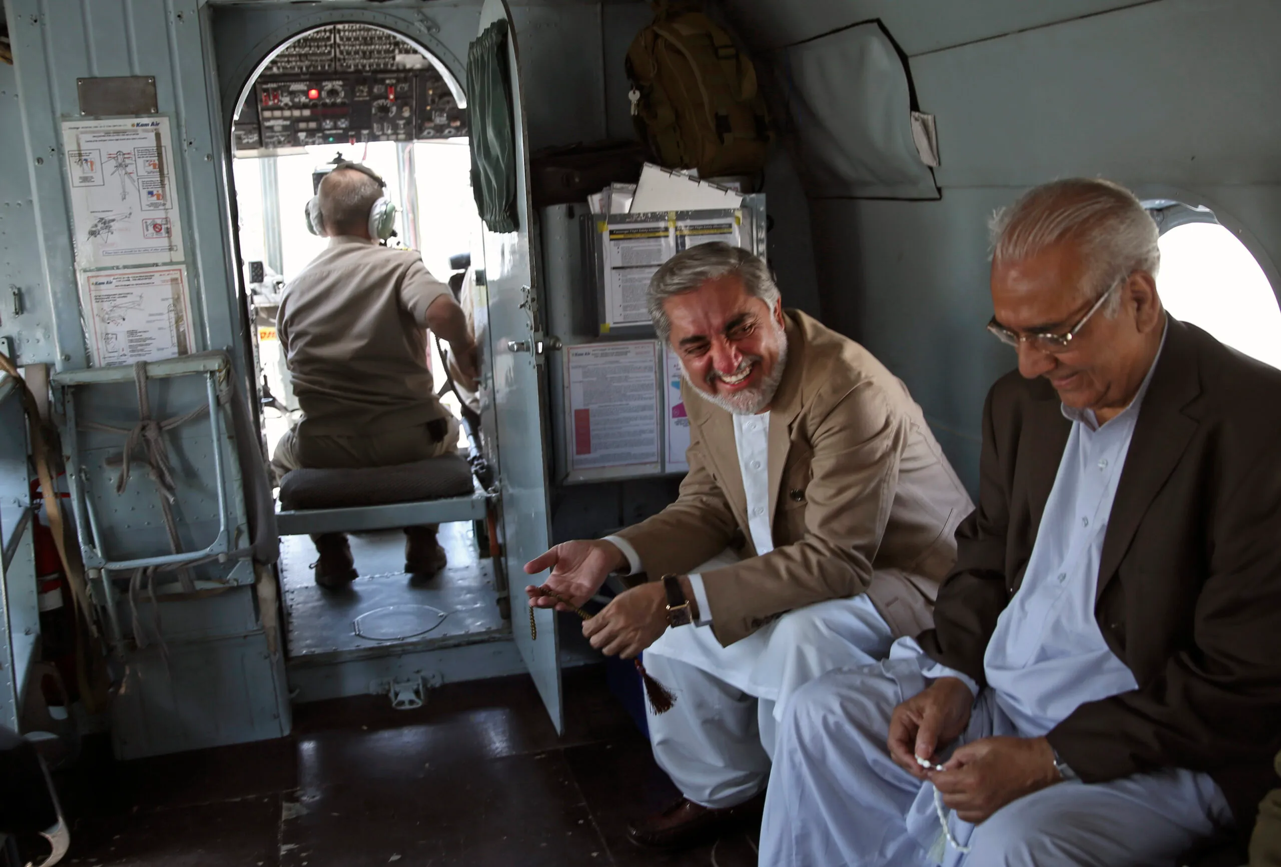Former warlord endorses Abdullah in Afghan vote