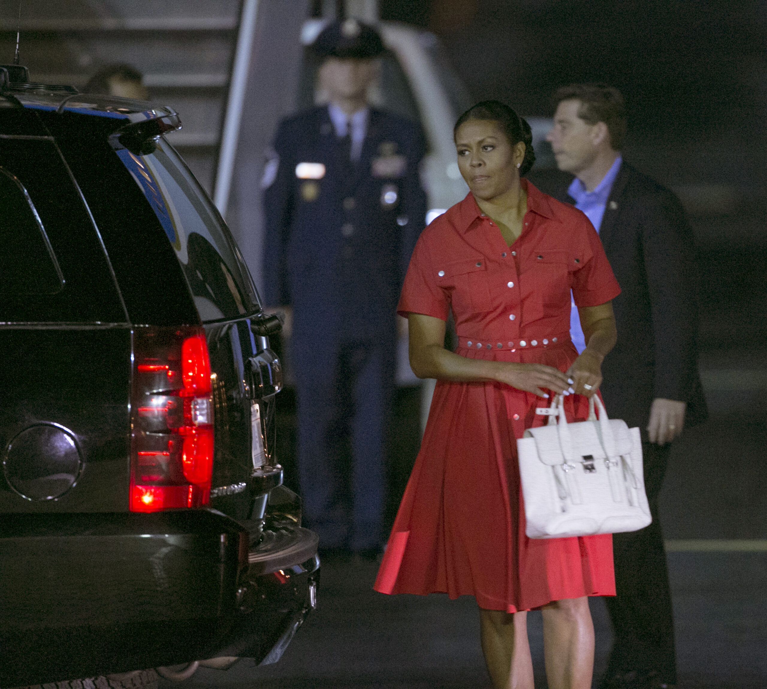 Obamas escape to 70-degree Hawaii, last $5M vacation