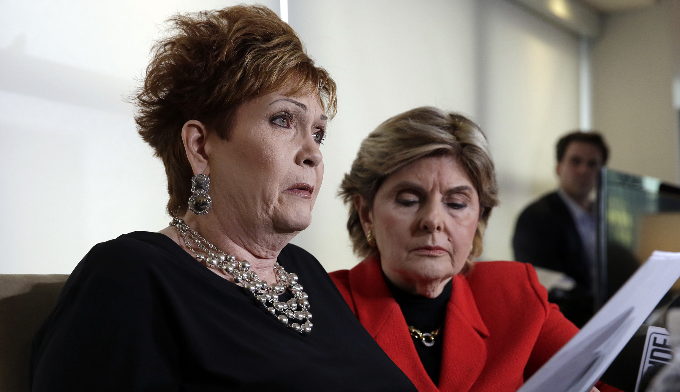 Gloria Allred wants Senate hearing to investigate Roy Moore accusations