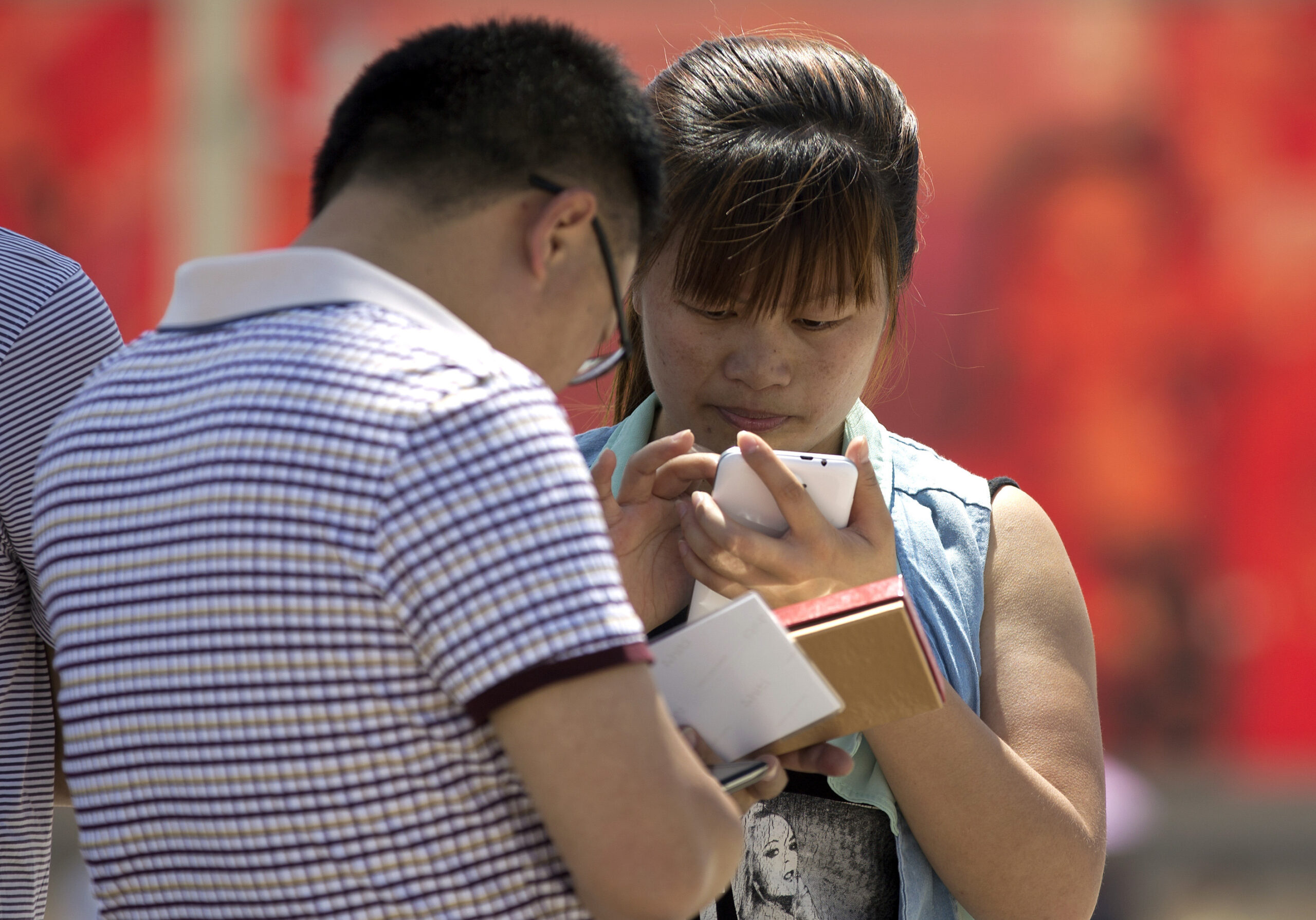 China cracks down on instant messaging services