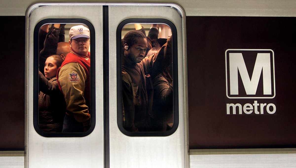 Metro to get glow-in-the-dark evacuation signs