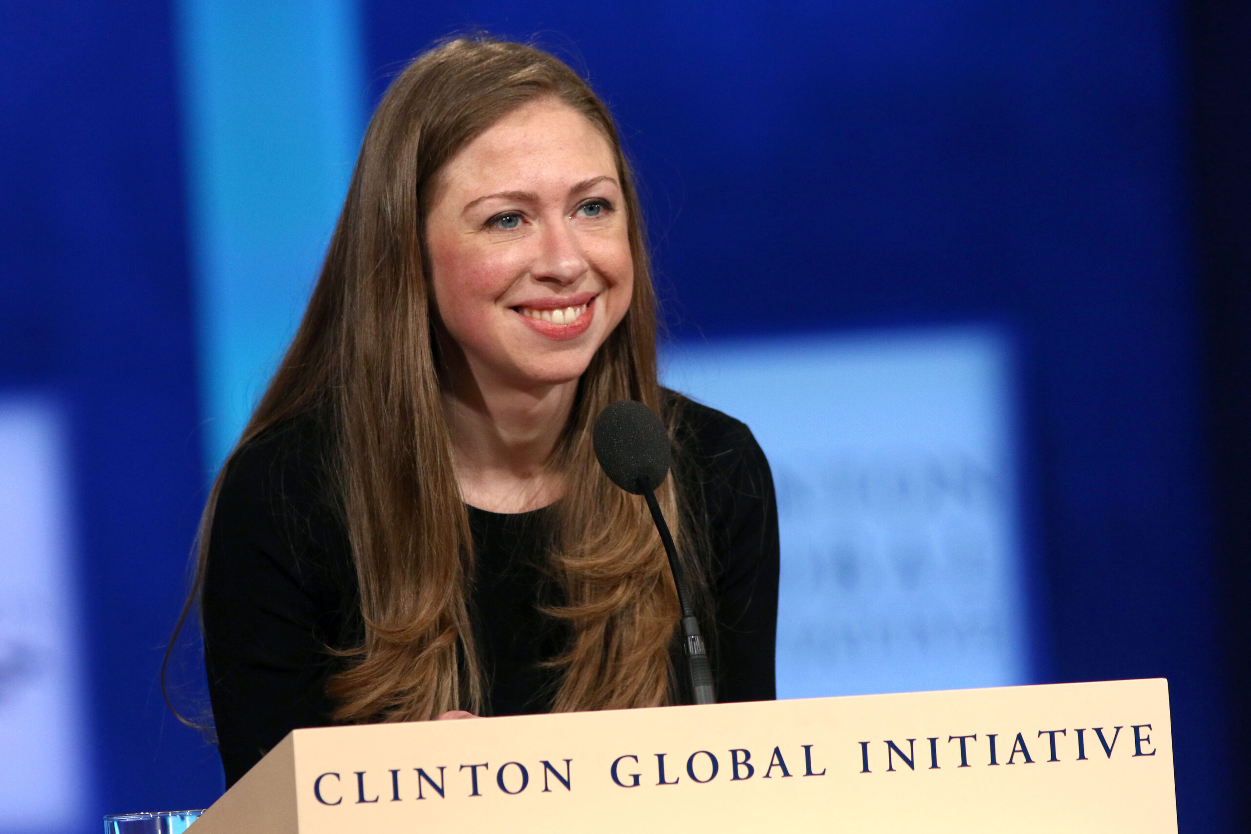 Chelsea Clinton to begin fundraising for her mother