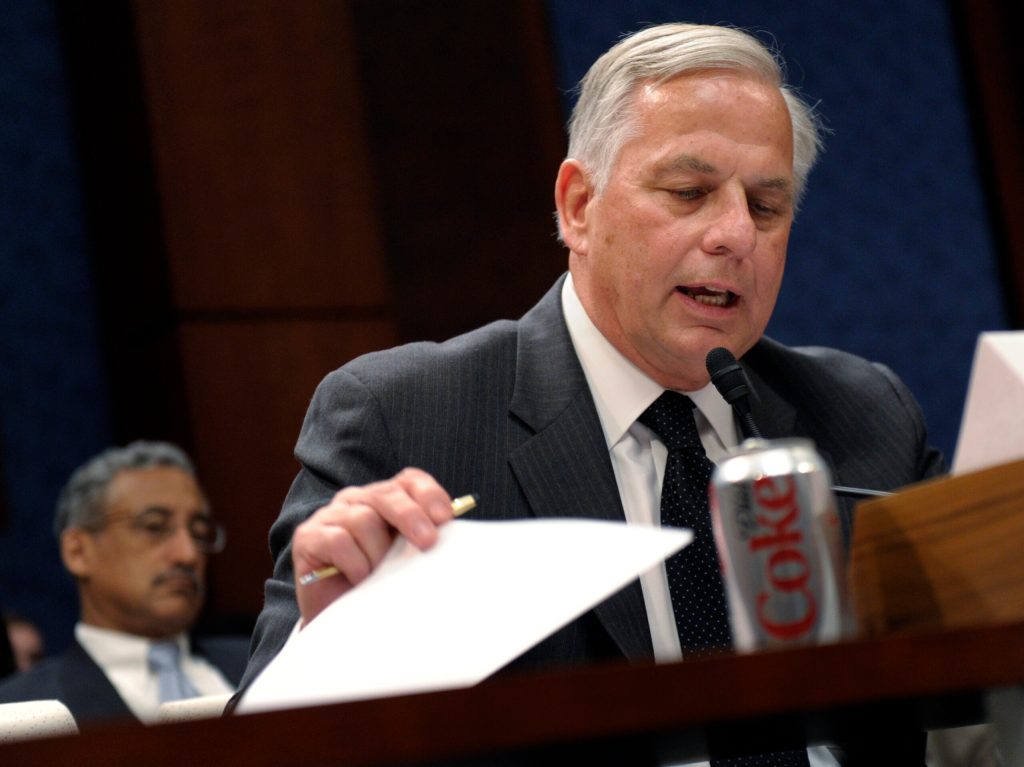 Oil export debate underscores strong party divisions