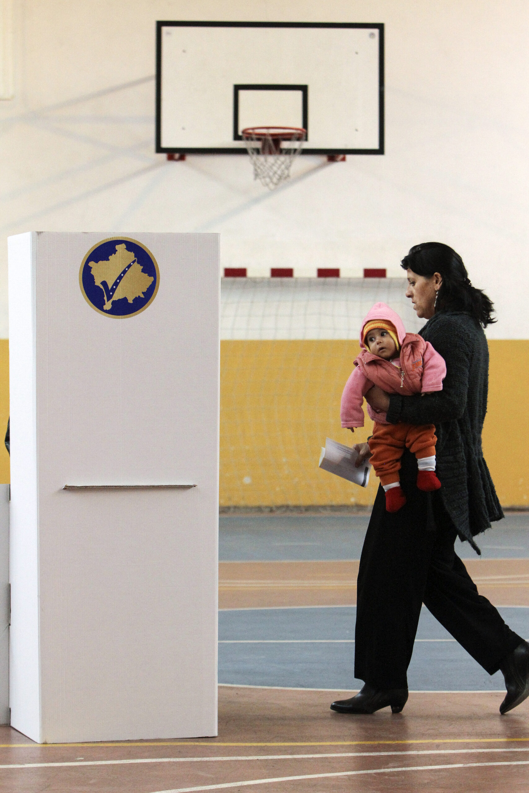 Hard-line Serb wins race for Kosovo town
