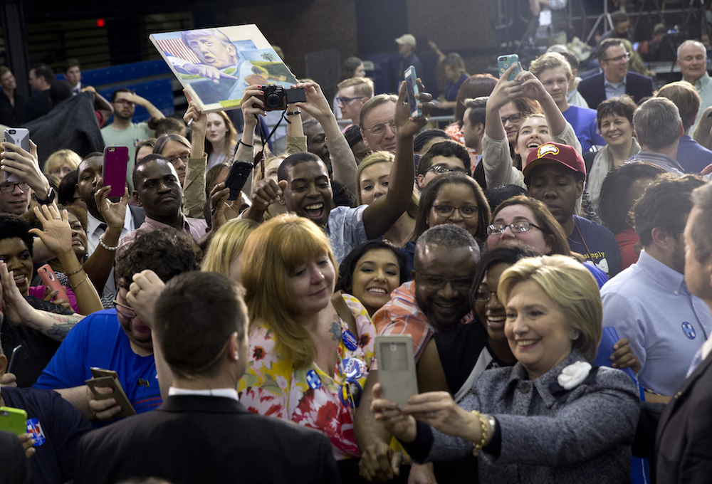 Poll: Clinton destroys Trump among young voters