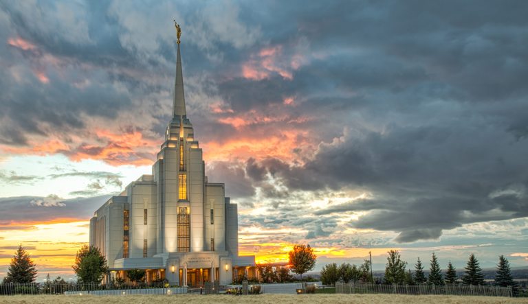 Mormon leaders ban guns from churches