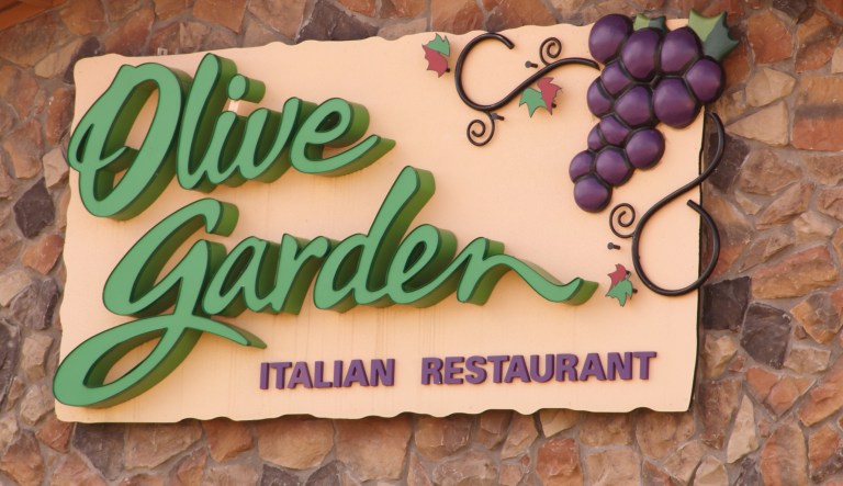 A lone idiot spreads fake news, prompting Olive Garden to defend itself
