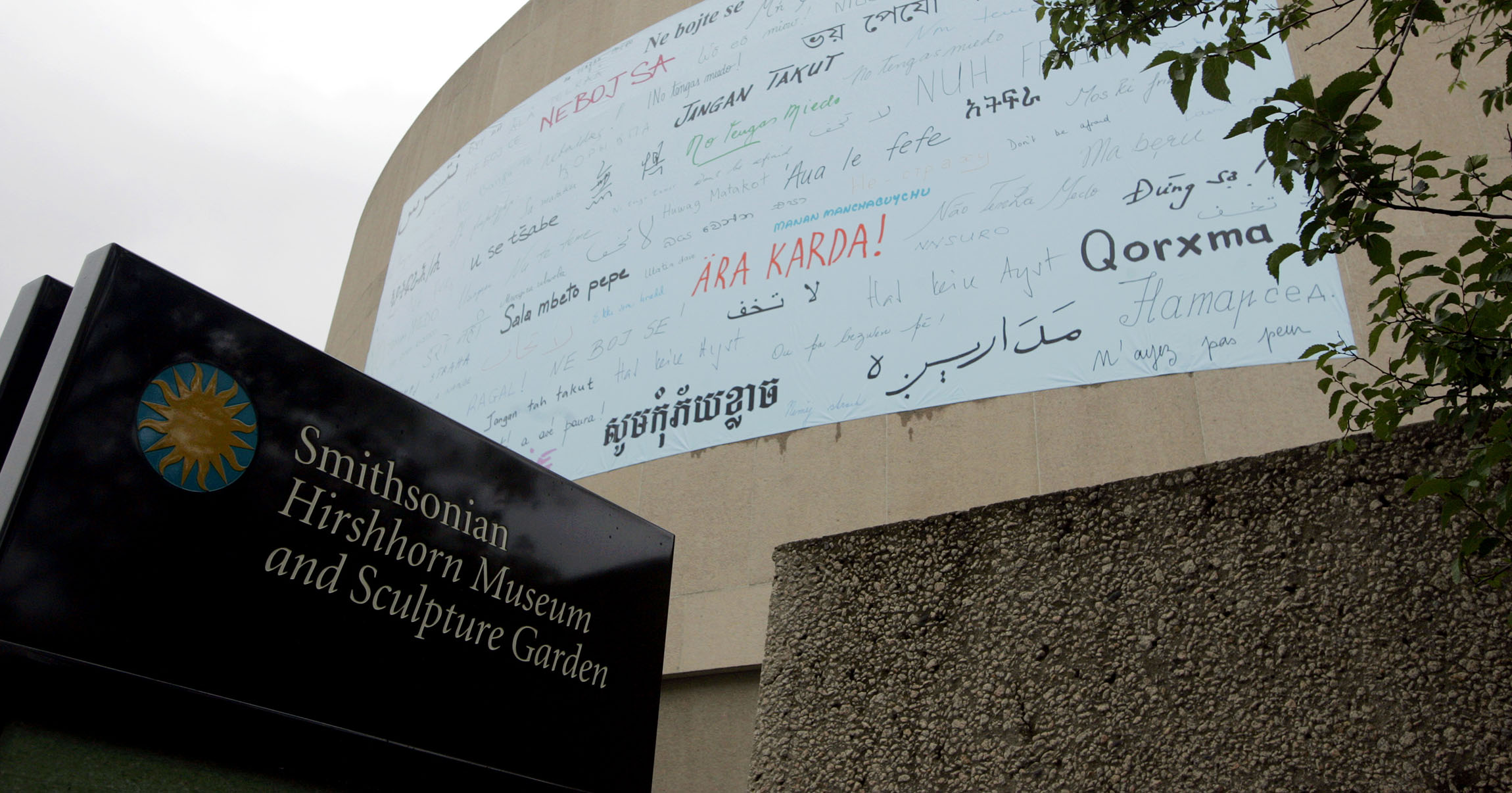 Noose found hanging outside Hirshhorn Museum