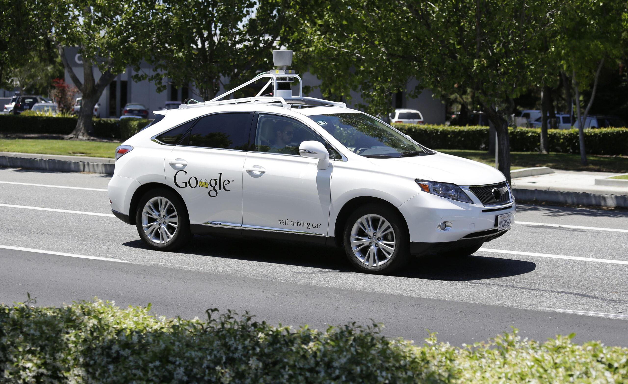 Self-driving cars on collision course with policymakers