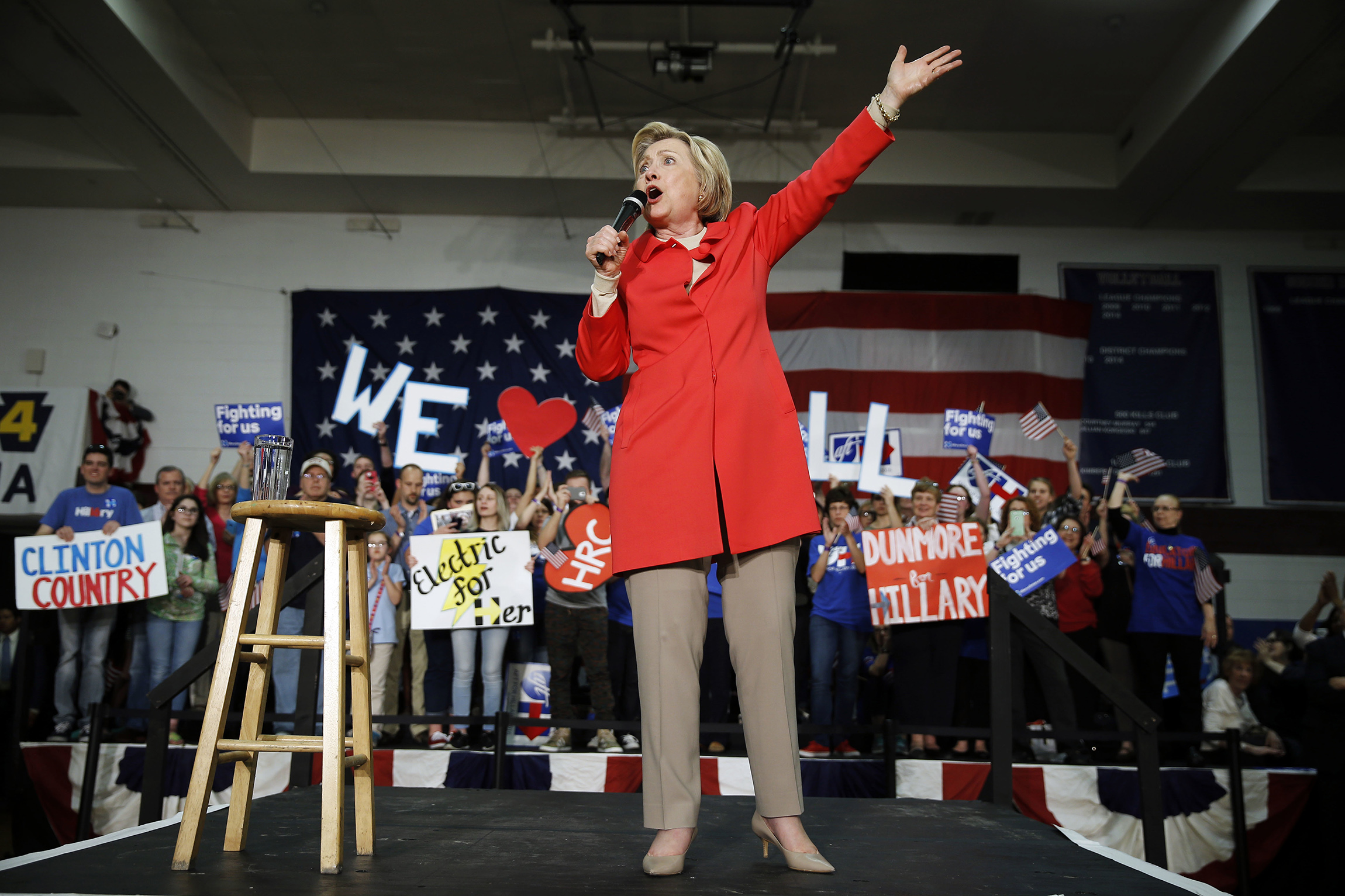 Clinton links Trump, Cruz to failed GOP policies