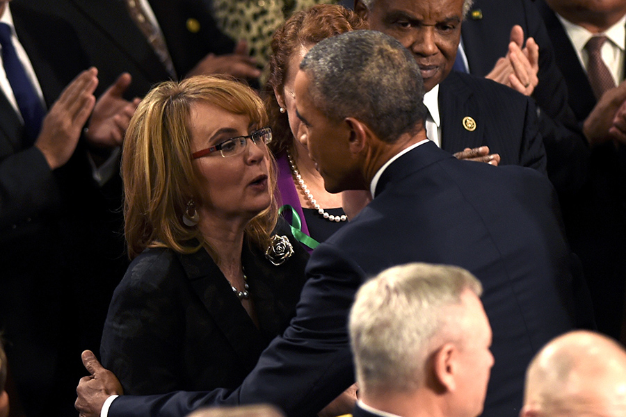 Giffords returns to House floor for Obama’s final address