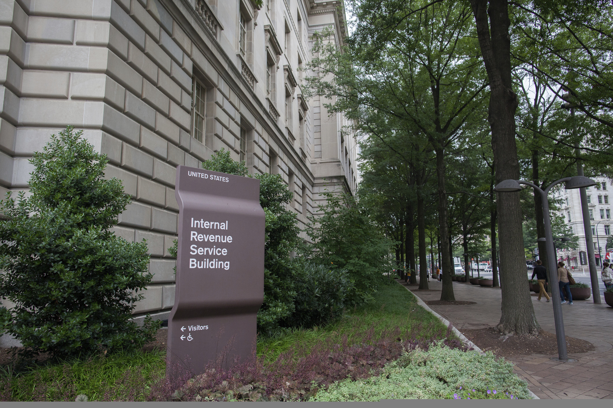 IRS backs off — for now — on plan to stifle Tea Party groups