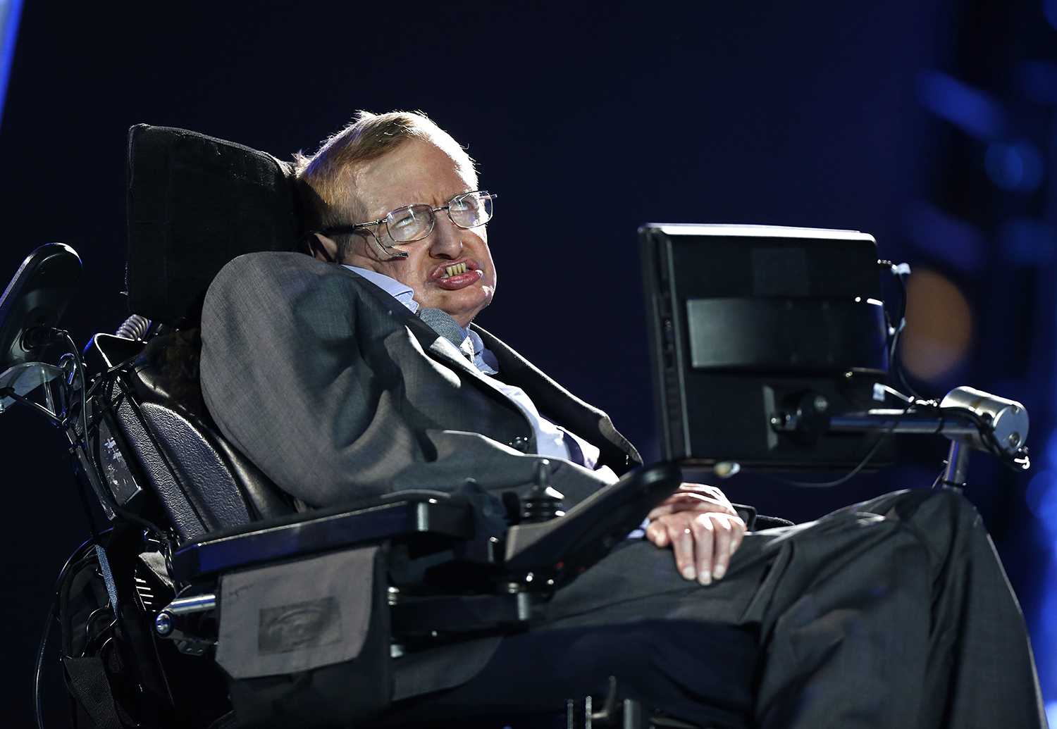 Stephen Hawking floats a ‘world government’ to protect humanity from dangerous tech