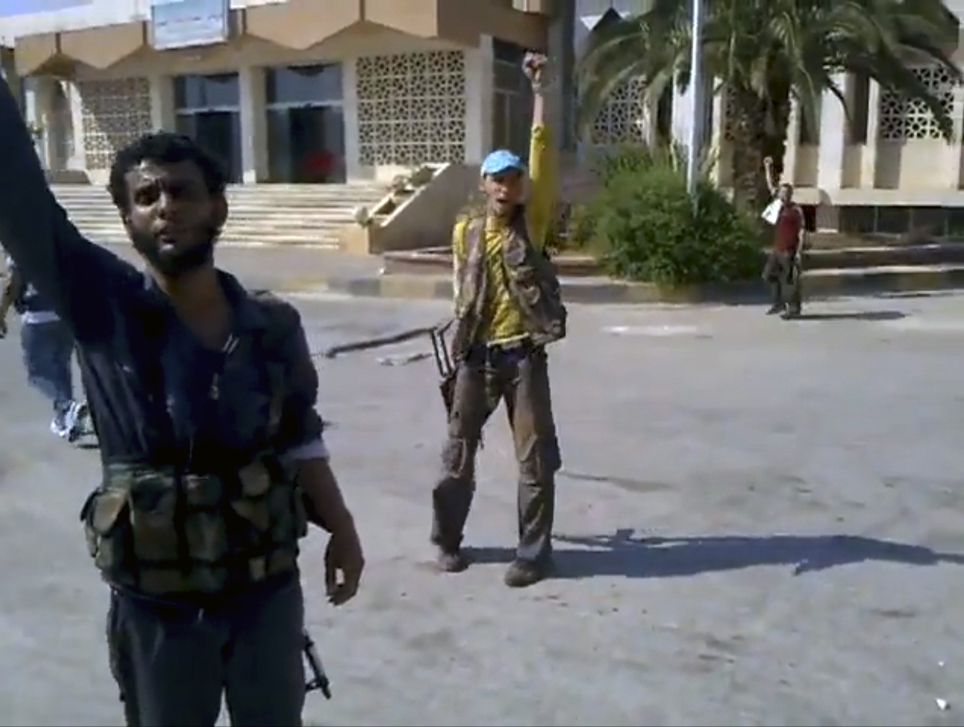 Al Qaeda makes inroads in Syria, officials say