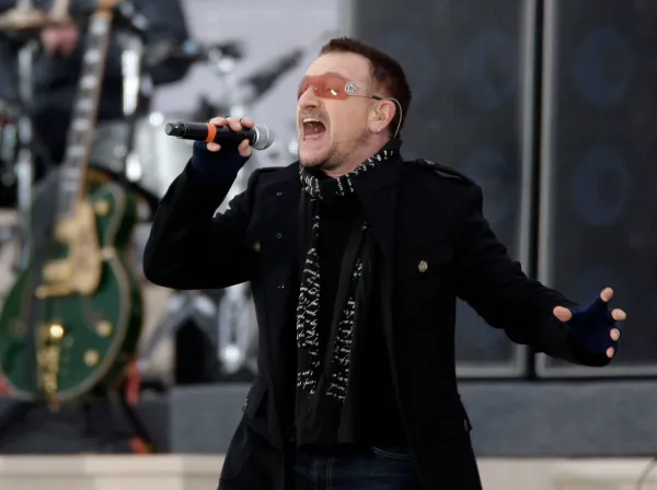 Obamas spotted lunching with U2 frontman Bono