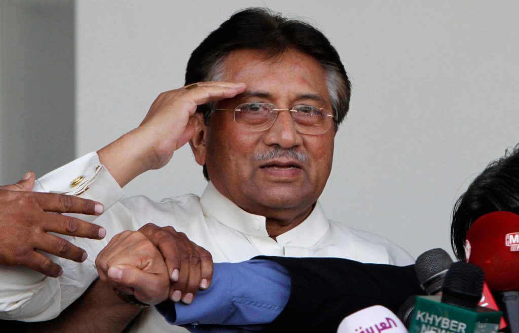 Musharraf returns to Pakistan intent on comeback