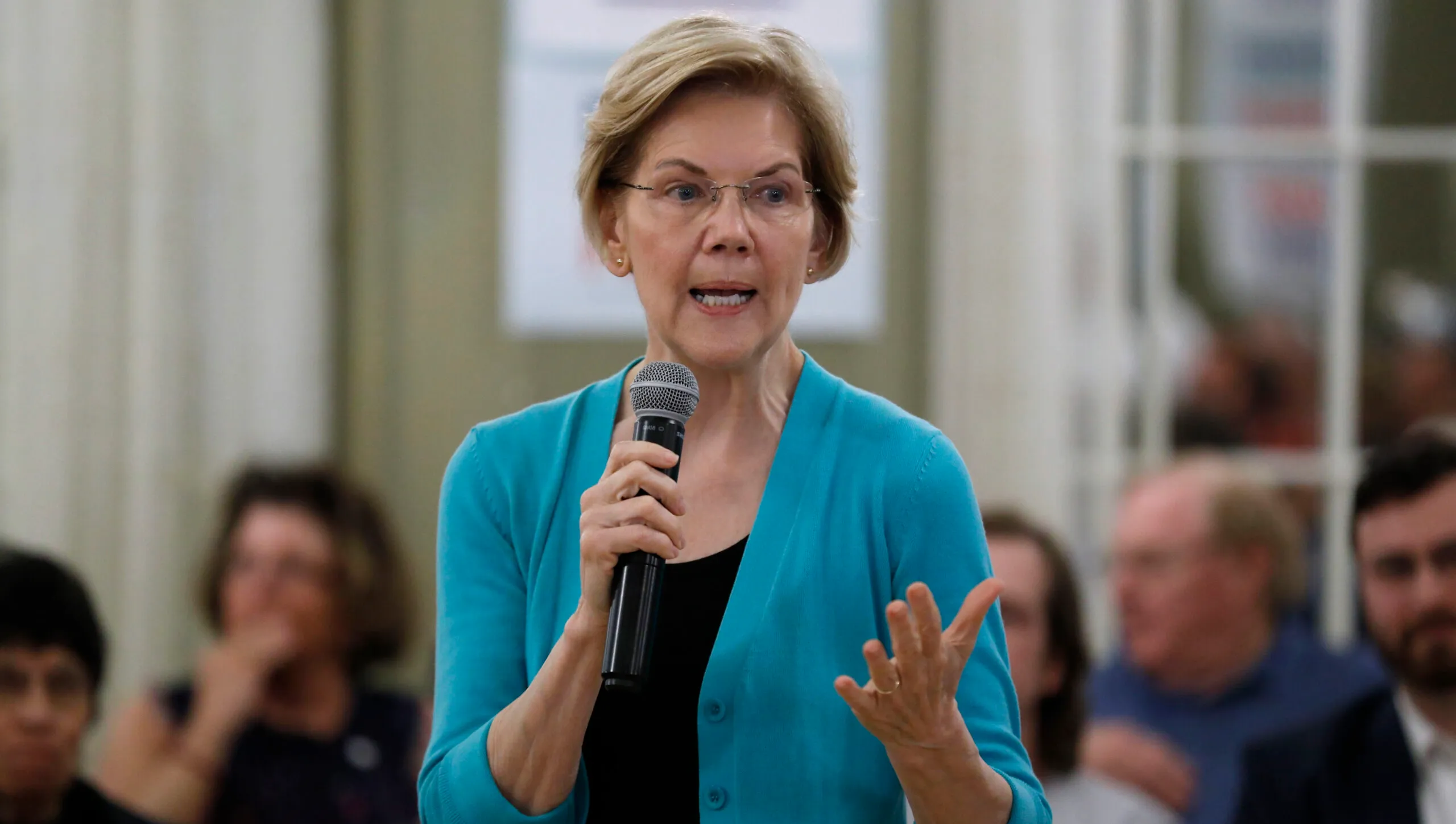 Warren: If Trump weren’t president ‘he would be in handcuffs and indicted’