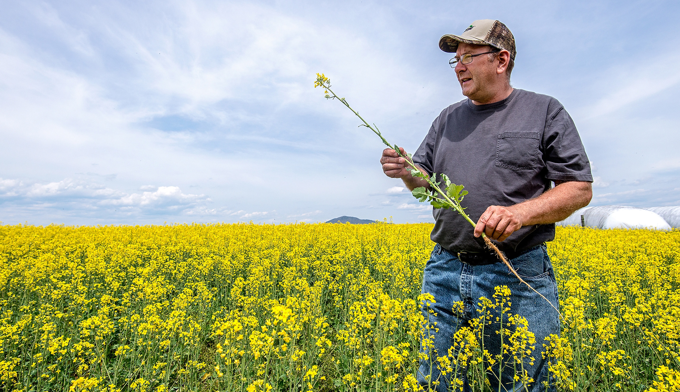 Trump ratchets up farm assistance as trade war broadens