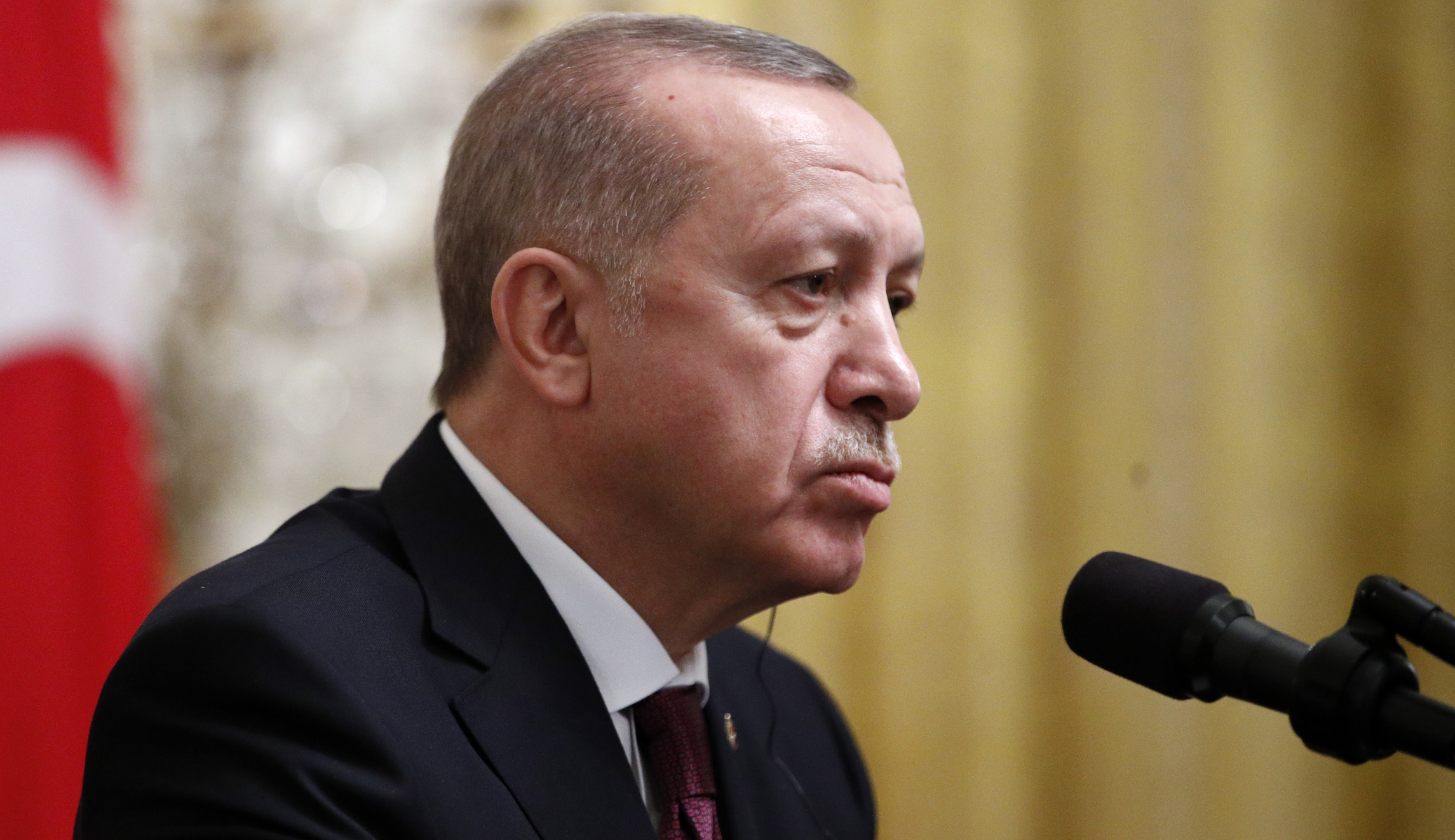 Erdogan plays propaganda video for Trump, lawmakers during White House visit