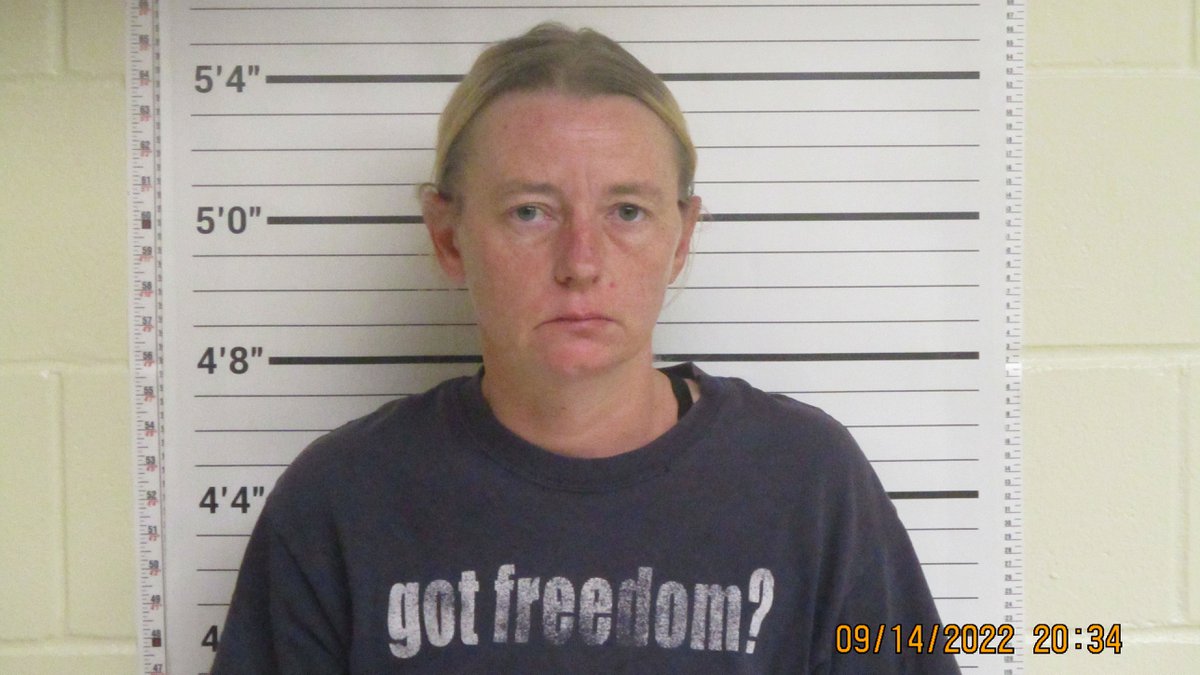 Woman charged with bringing pet raccoon into bar