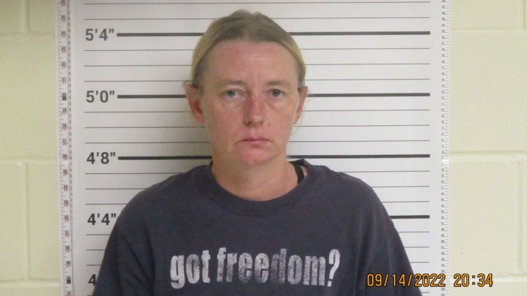 Woman charged with bringing pet raccoon into bar