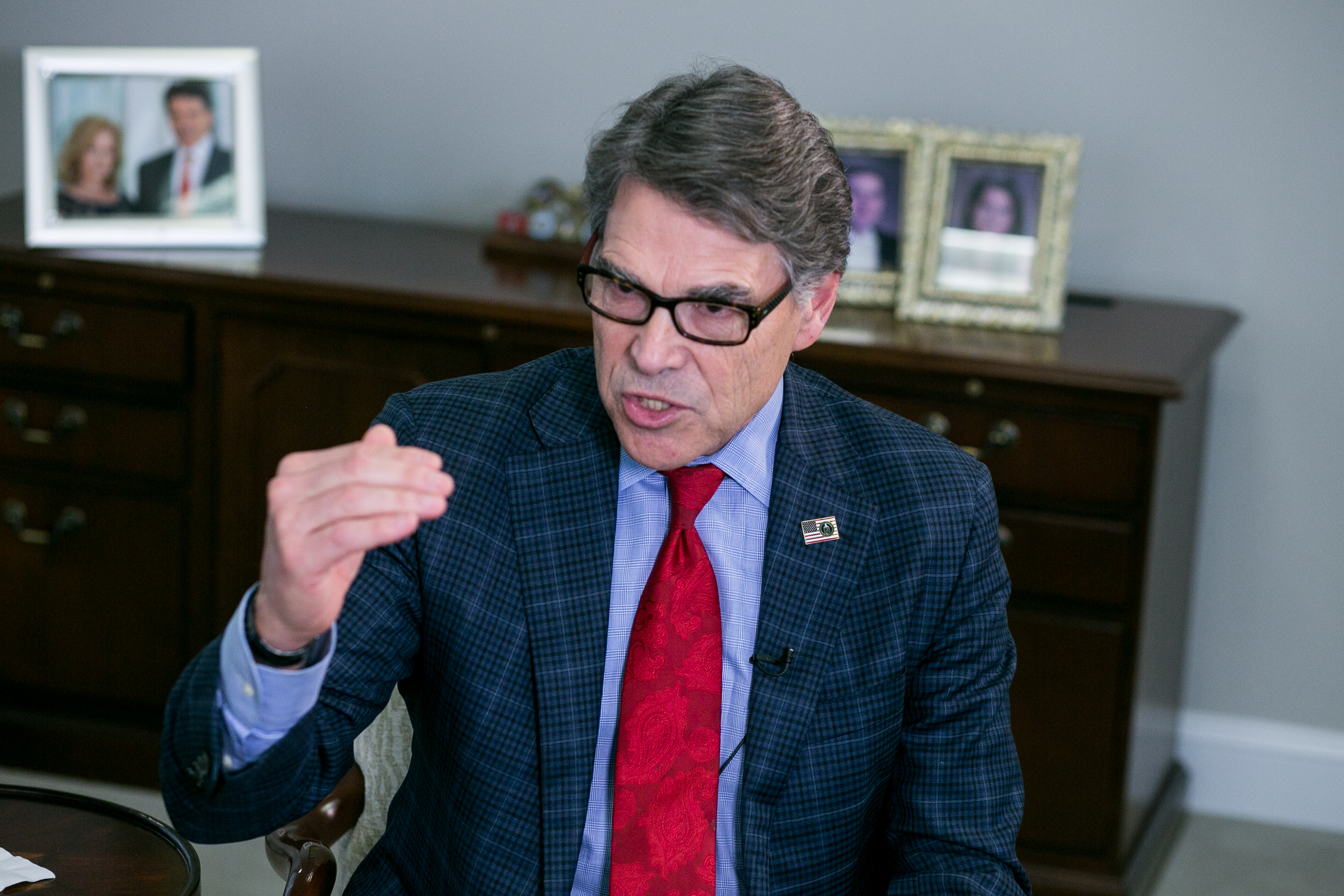 Rick Perry: AOC should not be ‘castigated’ for Green New Deal