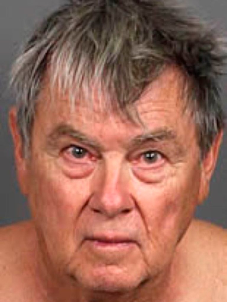 Sheriff: Drunken man rams tree with golf cart