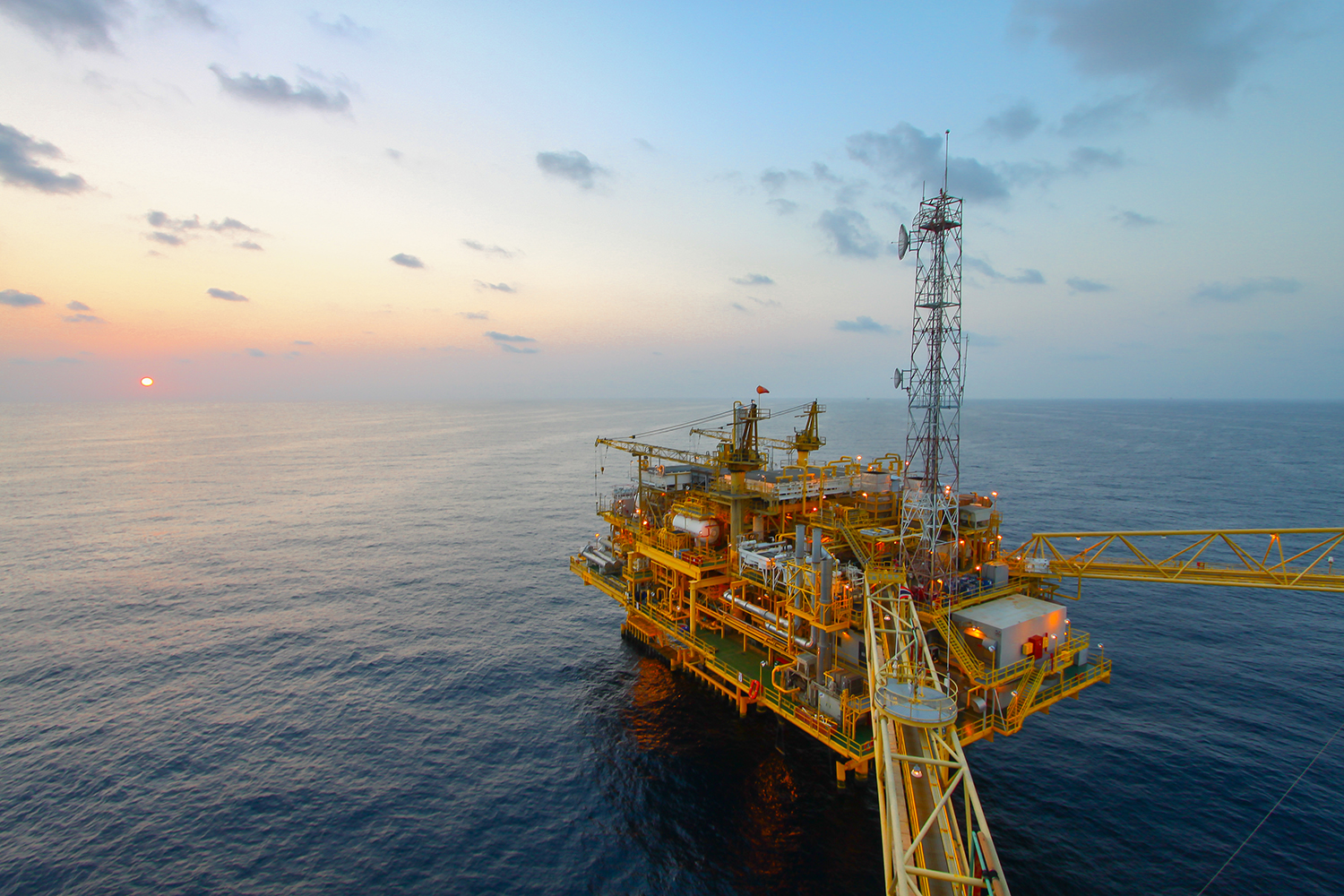 Trump to lift Obama’s bans on offshore drilling