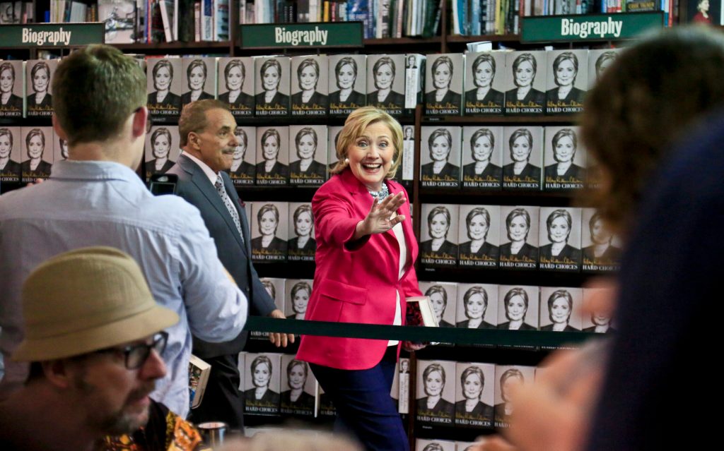 Clinton comes out against US embargo of Cuba in book