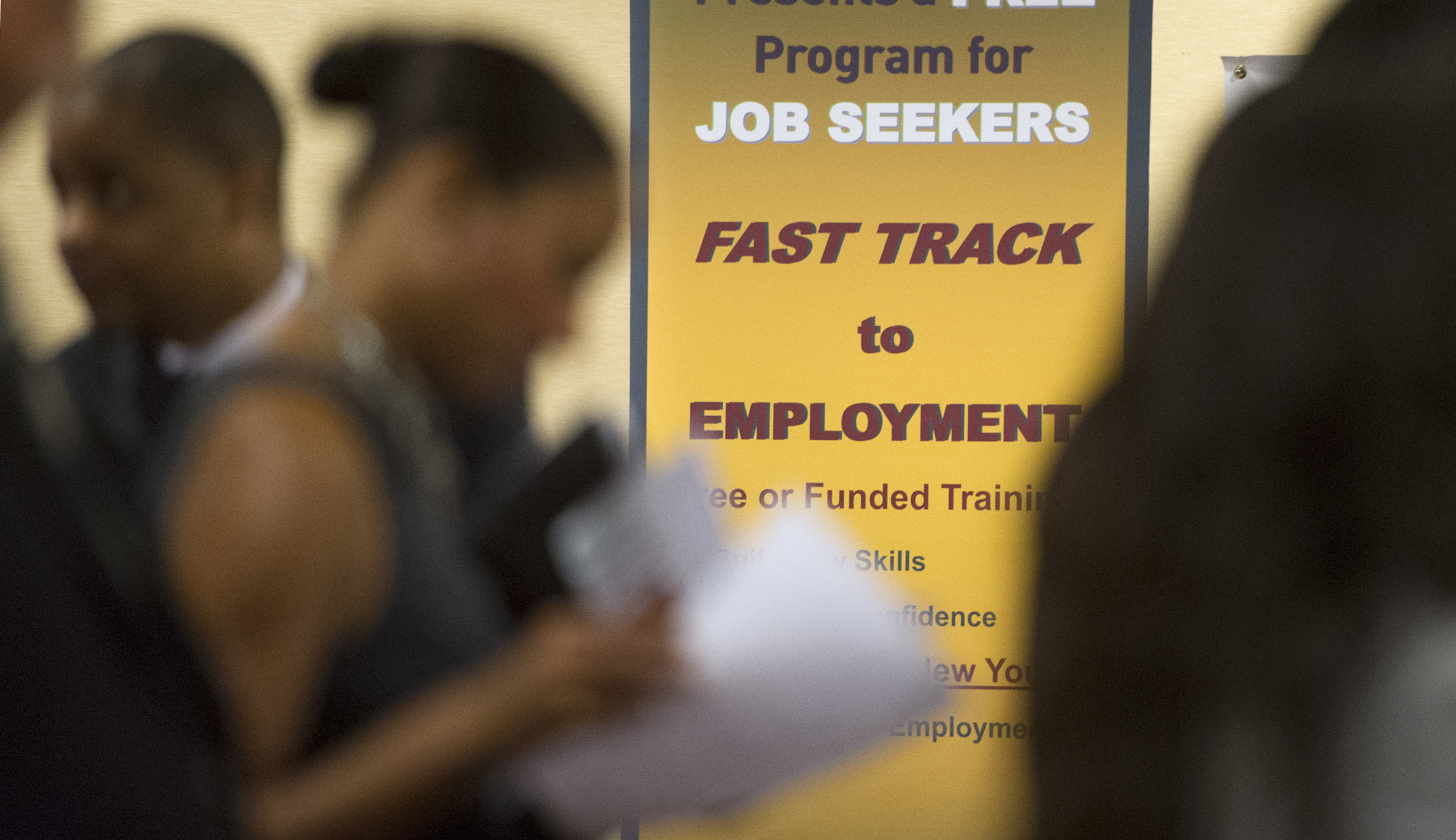 Two-and-a-half year streak intact as jobless claims plummet to 259,000