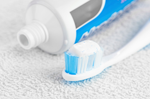 US warns of explosives in toothpaste tubes