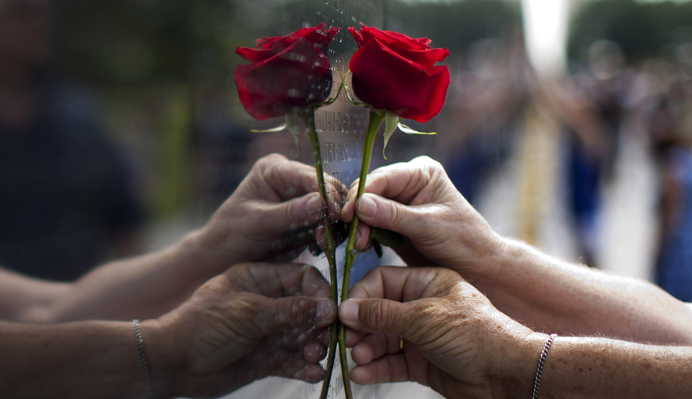 Vietnam Memorial Wall commemorates 35th anniversary this Veterans Day