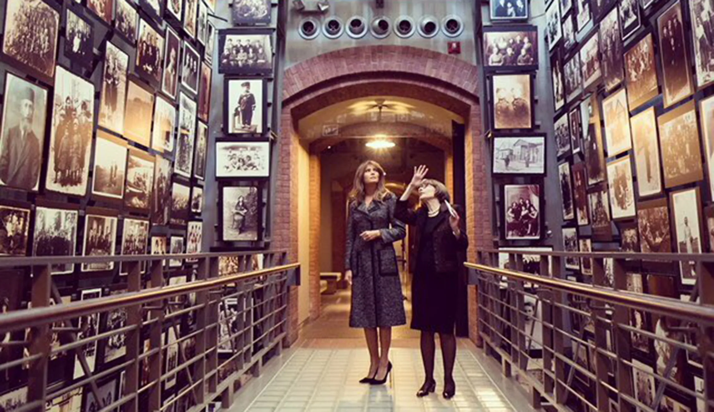 Melania Trump visits the Holocaust Memorial Museum