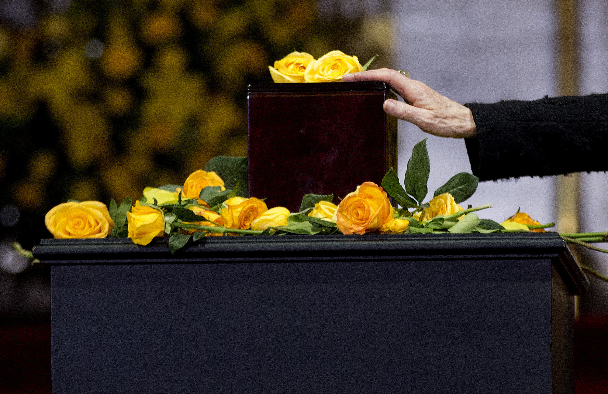Thousands line up to bid goodbye to Garcia Marquez