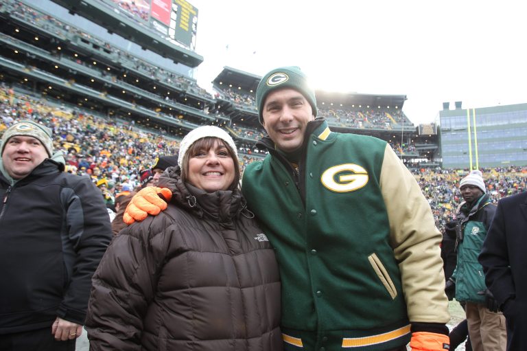 Wisconsin governor Scott Walker and first lady Tonette pose for a photo prior to the 2015 NFC Divisional Playoff game between the Dallas Cowboys and the Green Bay Packers. (Getty images/Mike McGinnis)