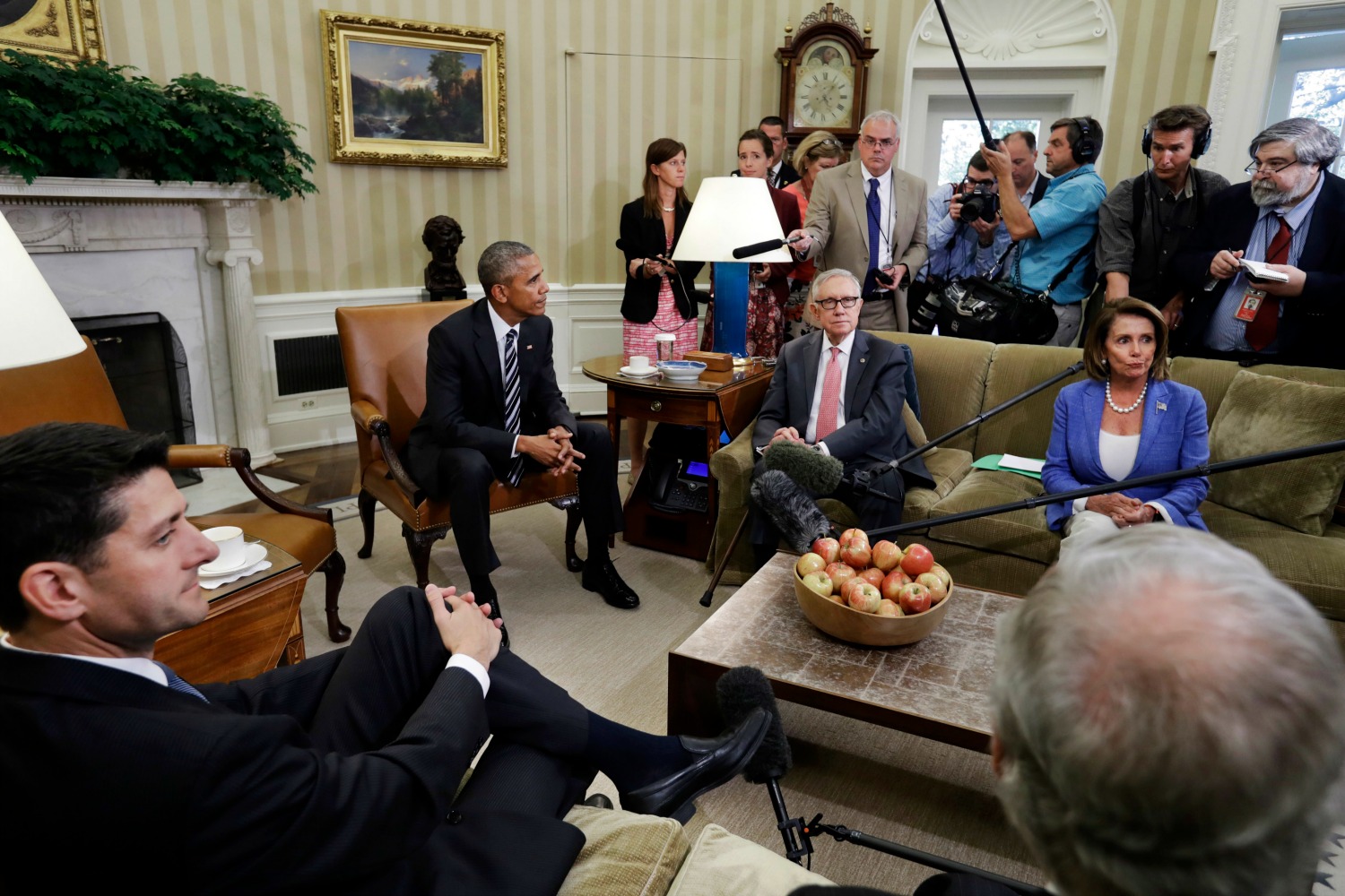 Obama, congressional leaders play nice but no deals yet