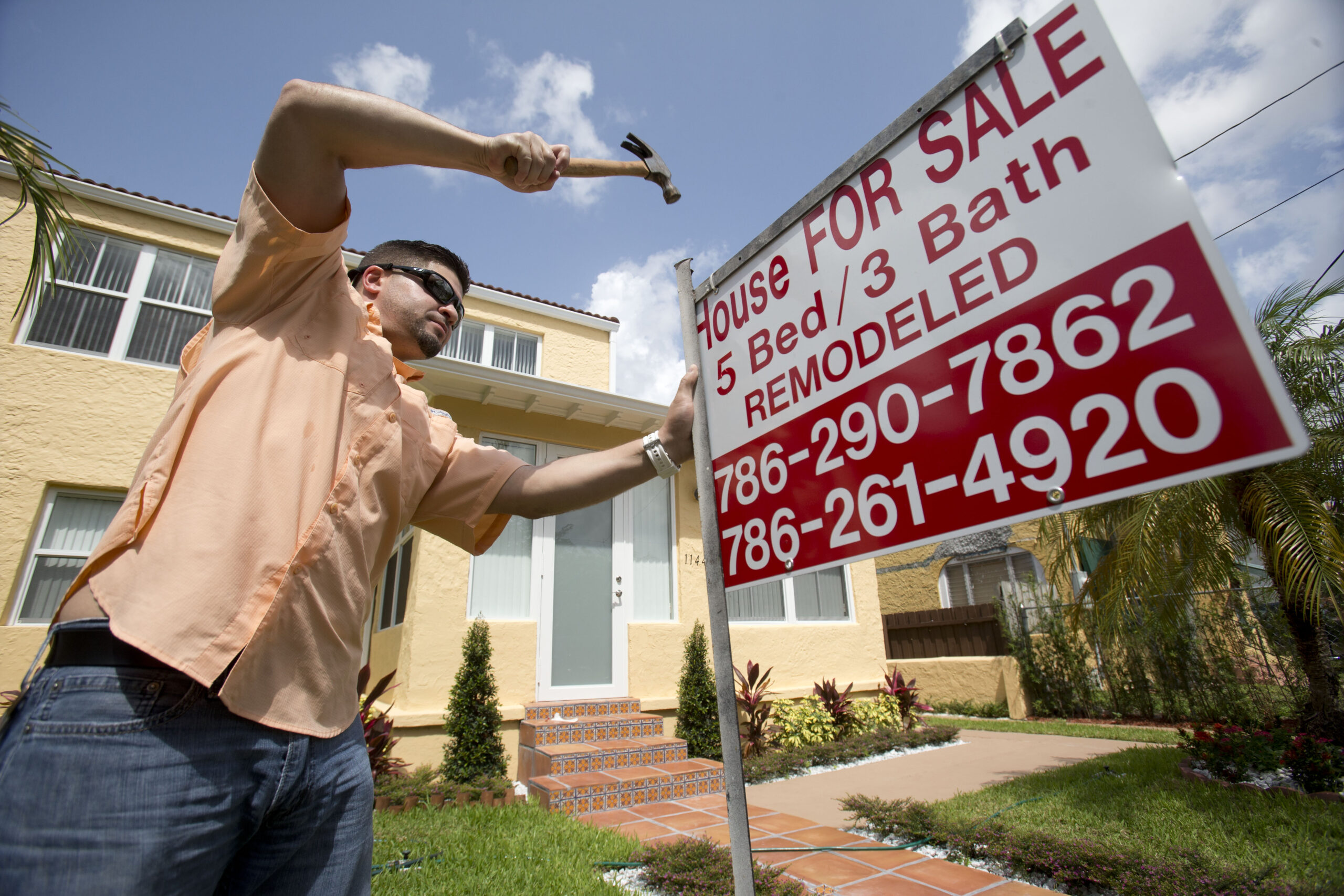 Sales of existing homes at strongest pace since 2009