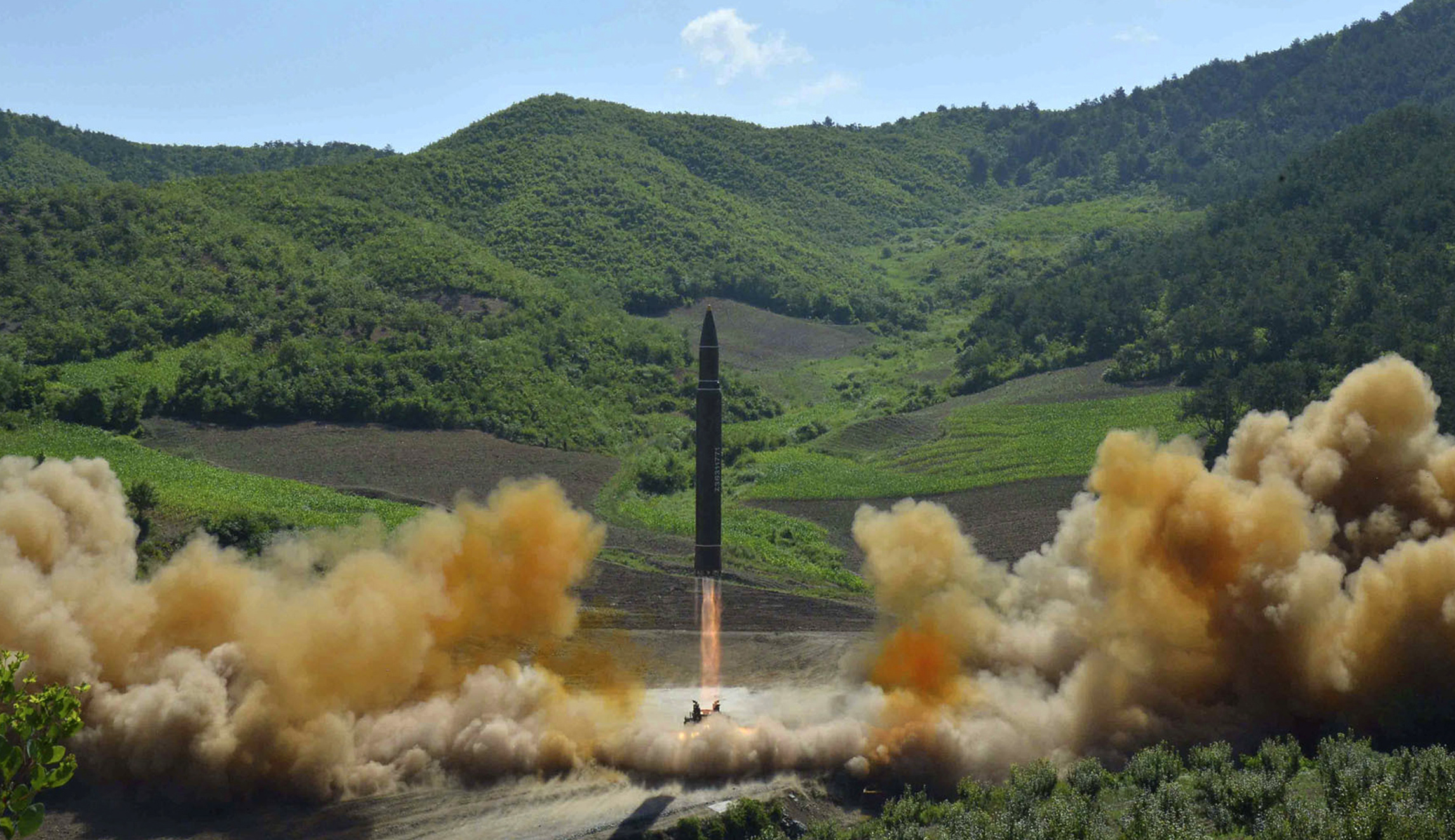 Pentagon considers show of force against North Korea