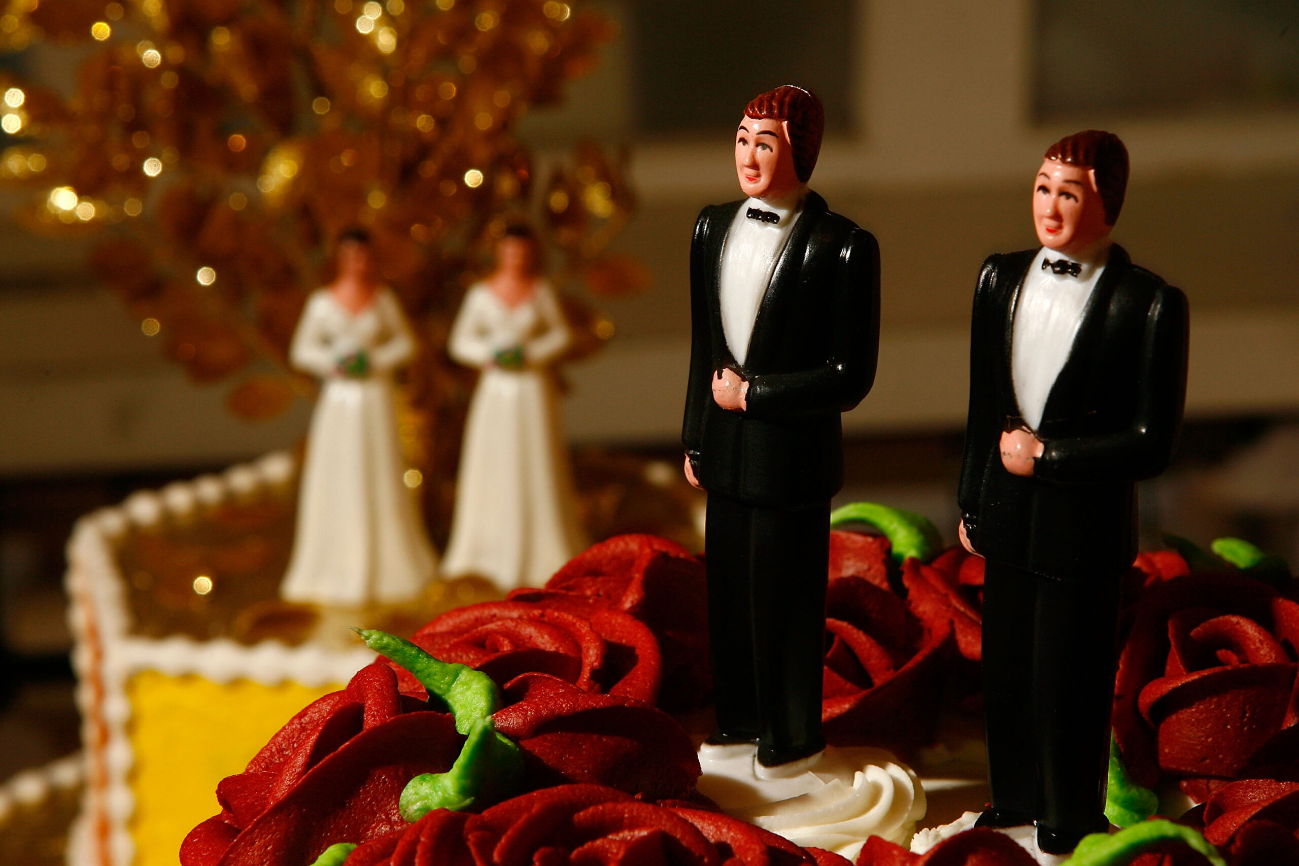 Poll: Americans side with same-sex couples in religious freedom debates