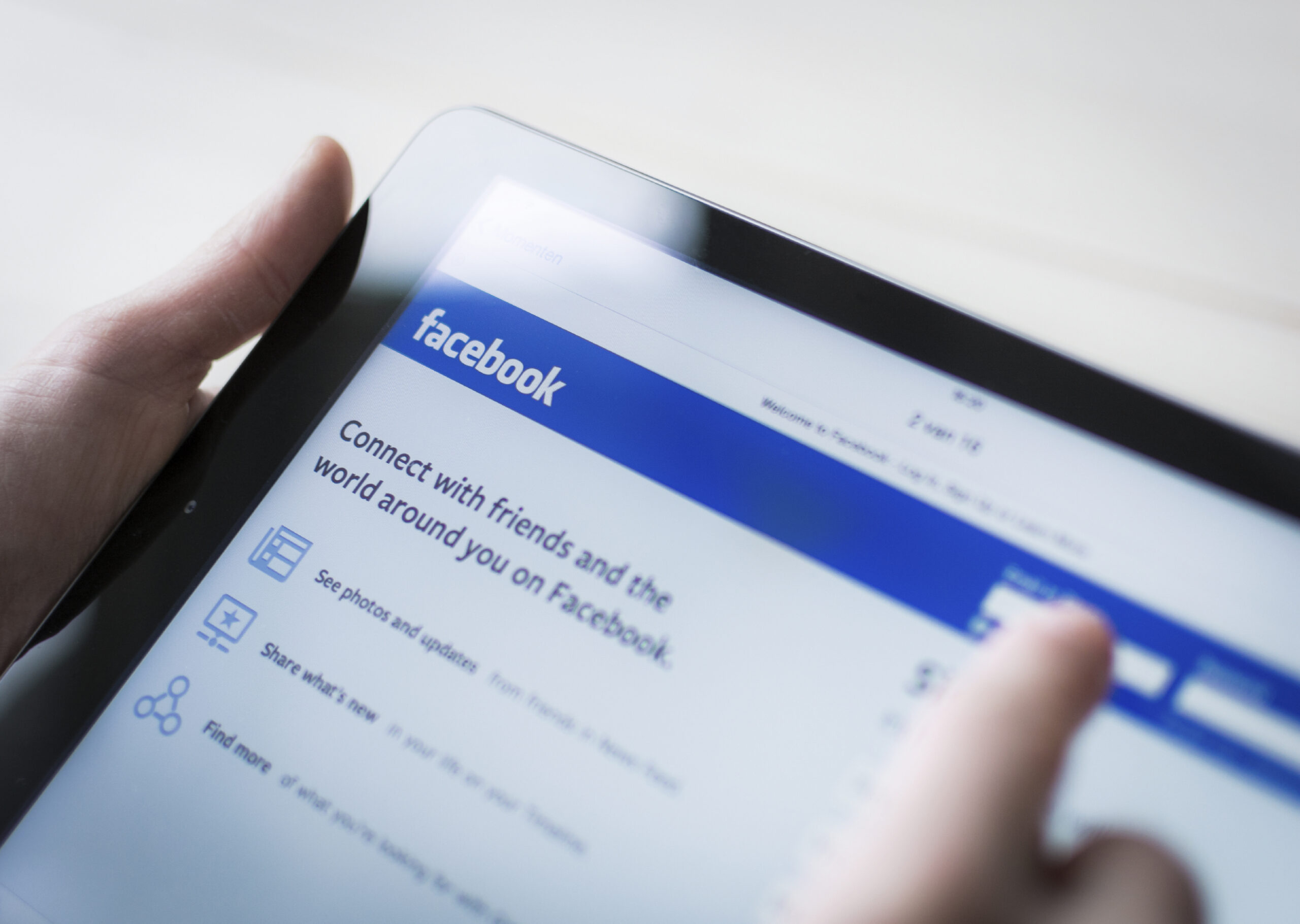 Facebook ads help campaign donations, experiments show
