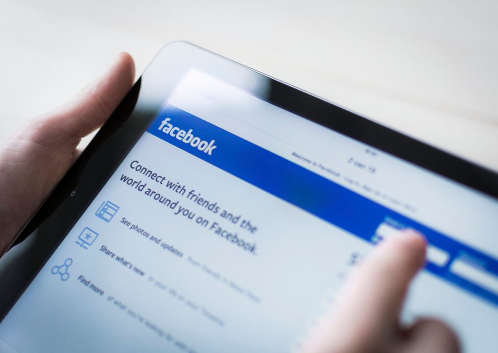 Facebook ads help campaign donations, experiments show
