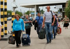 Thousands flee Ukraine for Russia; truce nears end